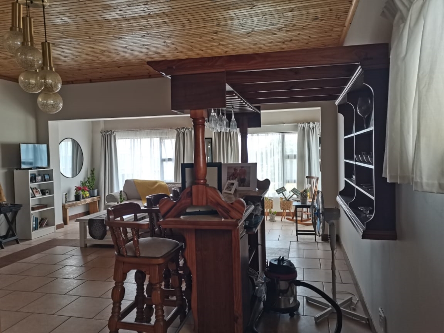 7 Bedroom Property for Sale in Hartenbos Central Western Cape